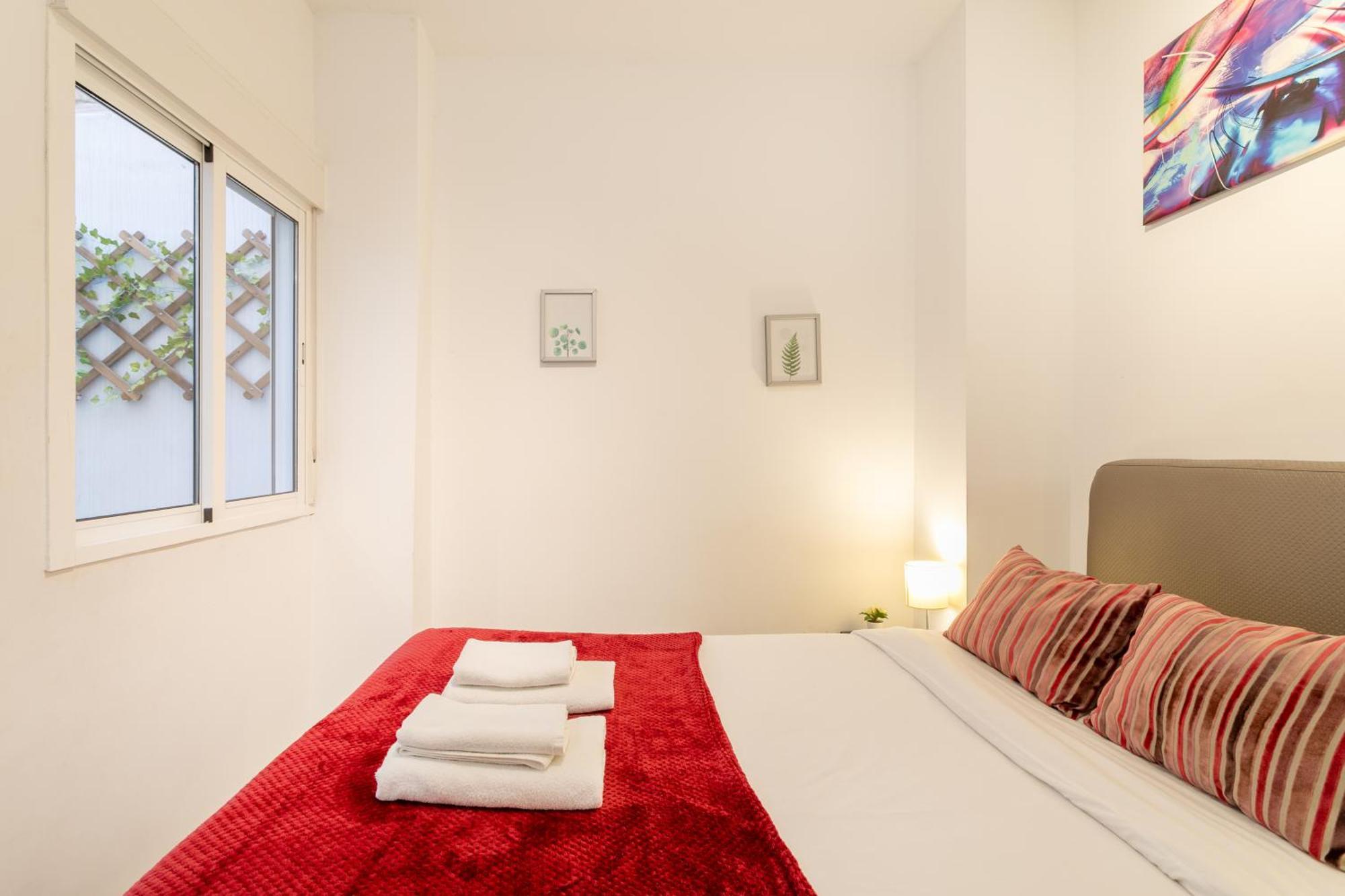 Apartamentos San Leandro, Centro Alicante Exterior foto
